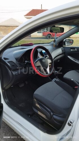 Hyundai Accent 2013, 183,563 km - 1.4 l - Şəki
