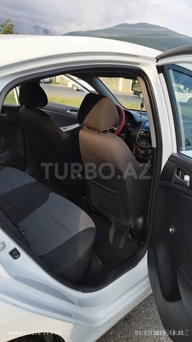 Hyundai Accent 2013, 183,563 km - 1.4 l - Şəki