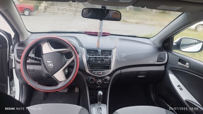 Hyundai Accent 2013, 183,563 km - 1.4 l - Şəki