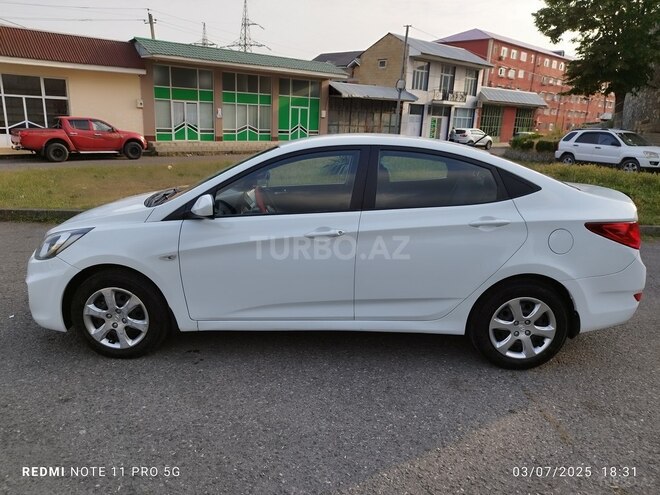 Hyundai Accent 2013, 183,563 km - 1.4 l - Şəki
