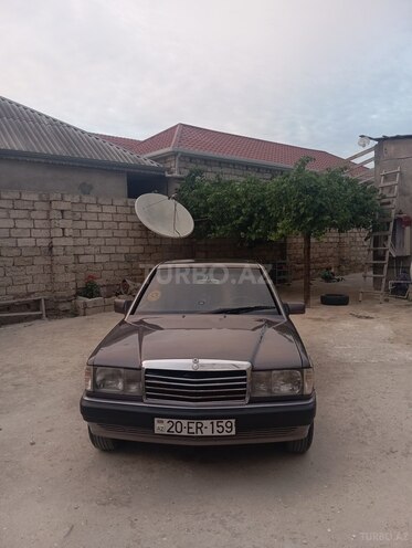 Mercedes 190-1