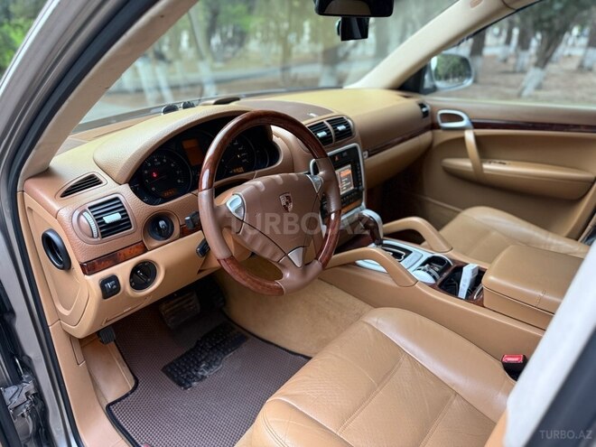 Porsche Cayenne-5