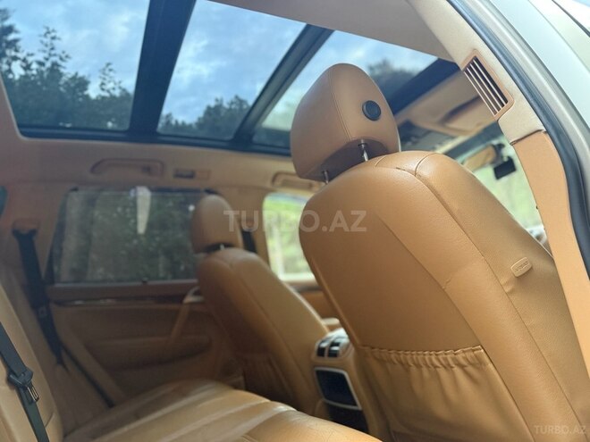 Porsche Cayenne-11