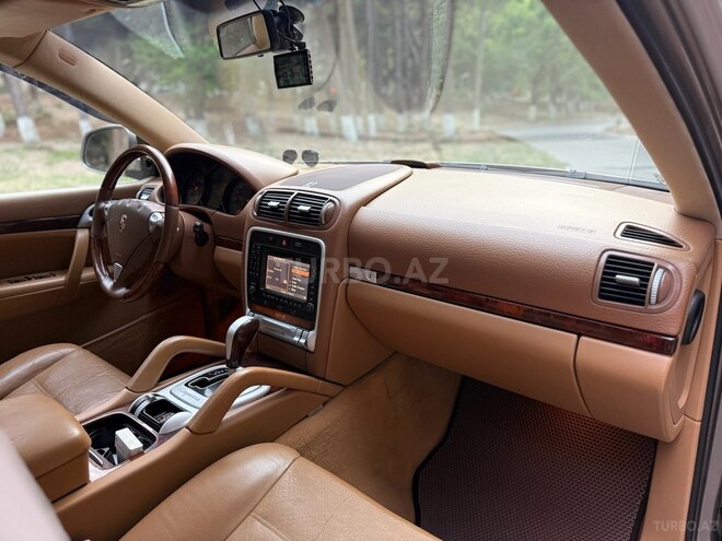Porsche Cayenne-14