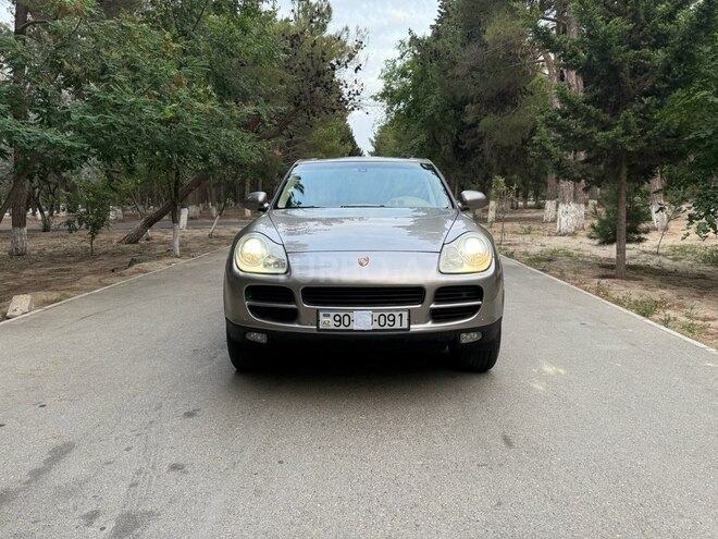 Porsche Cayenne-1