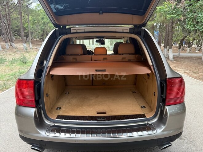 Porsche Cayenne-20