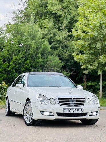 Mercedes E 280-1