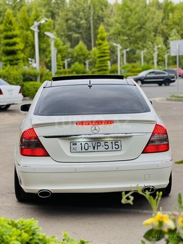 Mercedes E 280-8