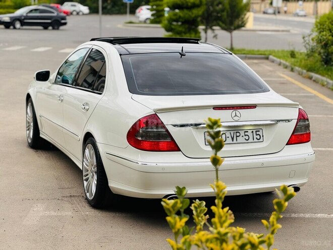 Mercedes E 280-9