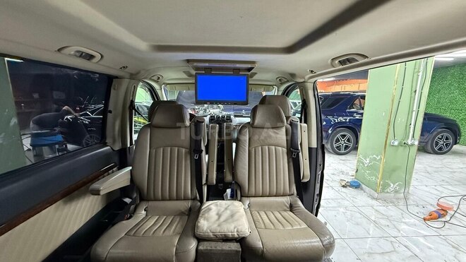 Mercedes Viano 2011, 282,456 km - 2.2 л - Siyəzən