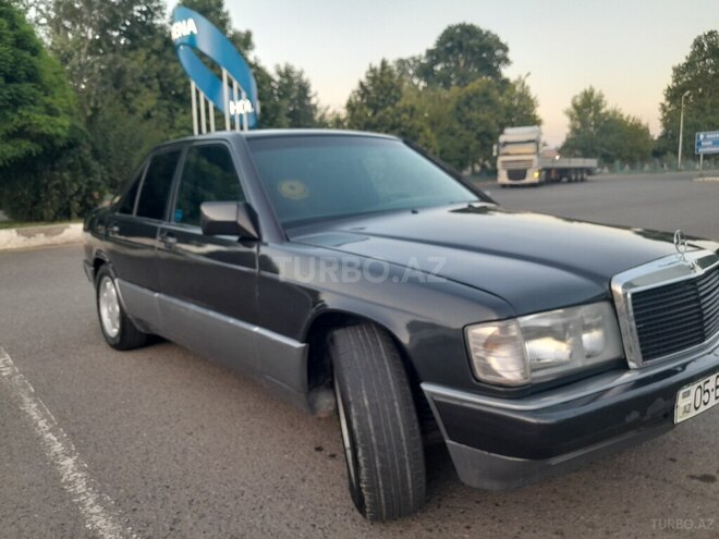 Mercedes 190 1989, 235,486 km - 2.0 л - Qazax
