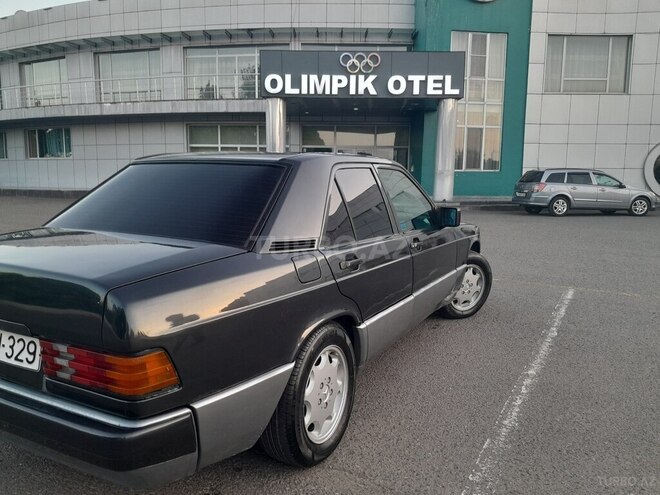 Mercedes 190 1989, 235,486 km - 2.0 л - Qazax