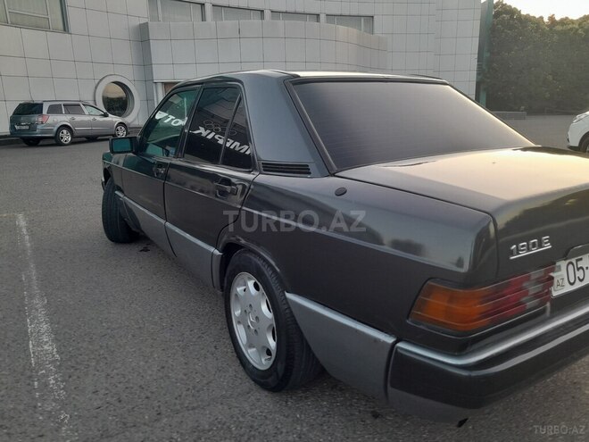 Mercedes 190 1989, 235,486 km - 2.0 л - Qazax