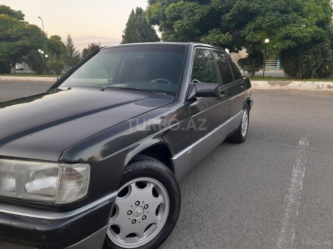 Mercedes 190 1989, 235,486 km - 2.0 л - Qazax