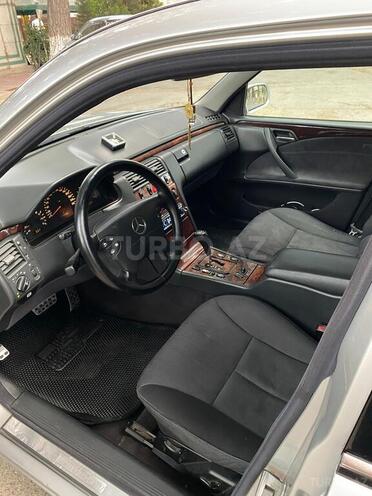 Mercedes E 270 1999, 250,000 km - 2.7 л - Sumqayıt