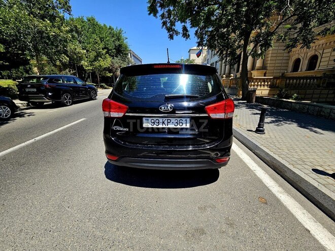 Kia Carens-3