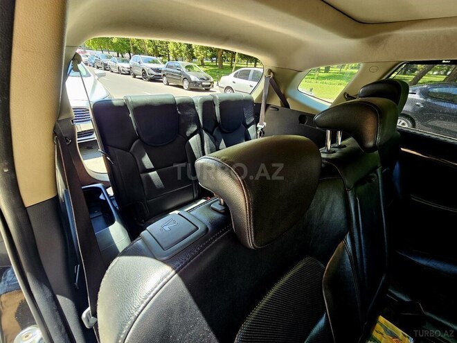 Kia Carens-9