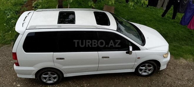 Mitsubishi Chariot 2000, 348,353 km - 3.0 l - Quba