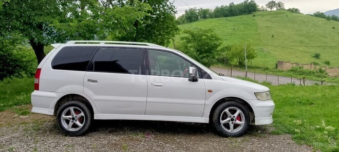 Mitsubishi Chariot 2000, 348,353 km - 3.0 l - Quba