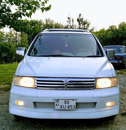 Mitsubishi Chariot 2000, 348,353 km - 3.0 l - Quba