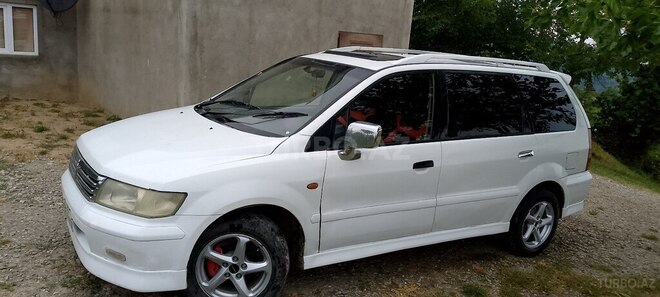 Mitsubishi Chariot 2000, 348,353 km - 3.0 l - Quba