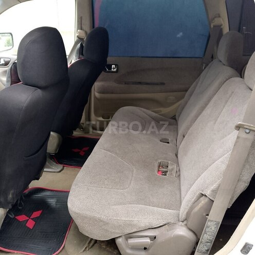 Mitsubishi Chariot 2000, 348,353 km - 3.0 l - Quba
