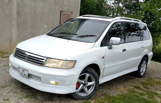 Mitsubishi Chariot 2000, 348,353 km - 3.0 l - Quba