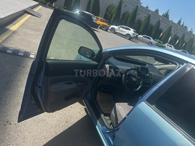 Toyota Prius-2