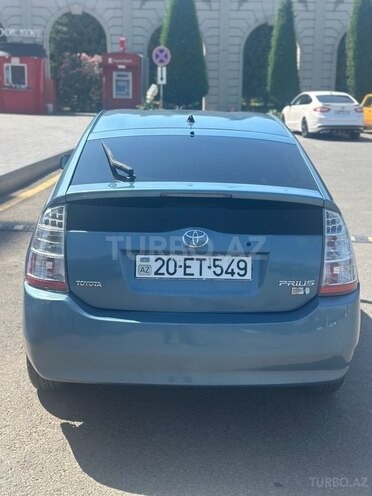 Toyota Prius-7