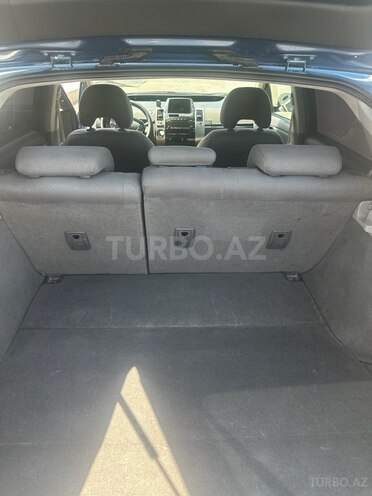 Toyota Prius-19