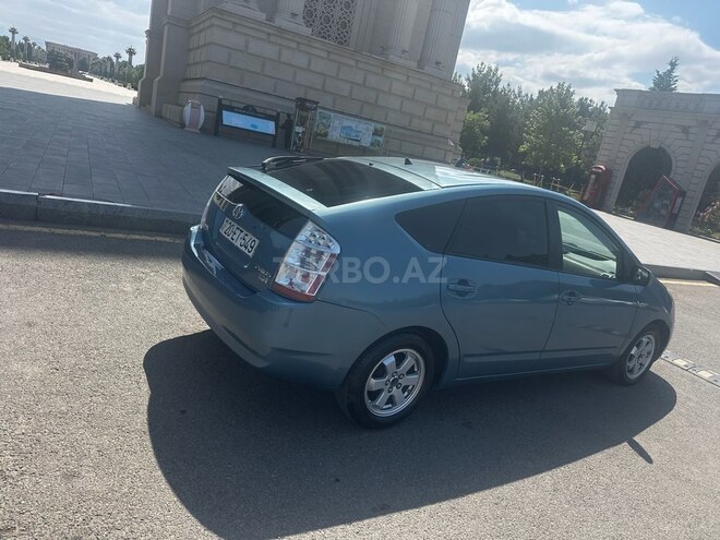 Toyota Prius-4