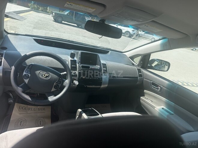 Toyota Prius-16