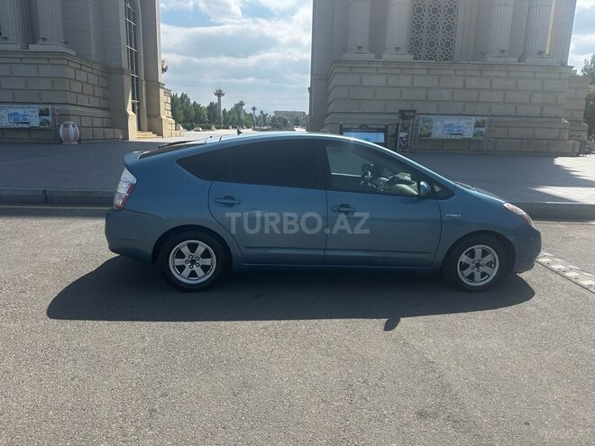 Toyota Prius-5
