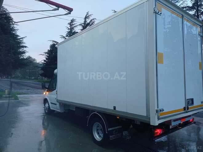 Ford Transit-6