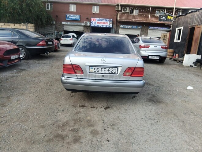 Mercedes E 240 1998, 370,000 km - 2.4 l - Bakı