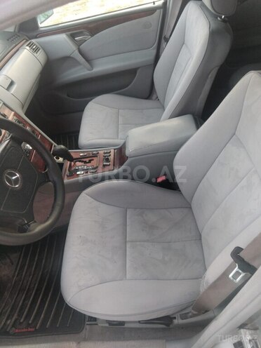 Mercedes E 240 1998, 370,000 km - 2.4 l - Bakı