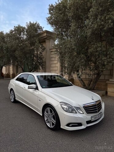 Mercedes E 200 2009, 330,000 km - 1.8 l - Bakı