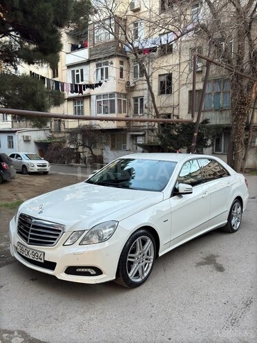 Mercedes E 200 2009, 330,000 km - 1.8 l - Bakı