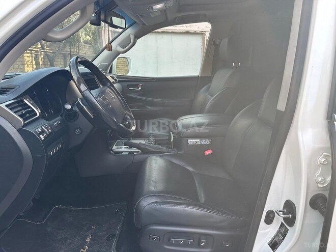 Lexus LX 570-11