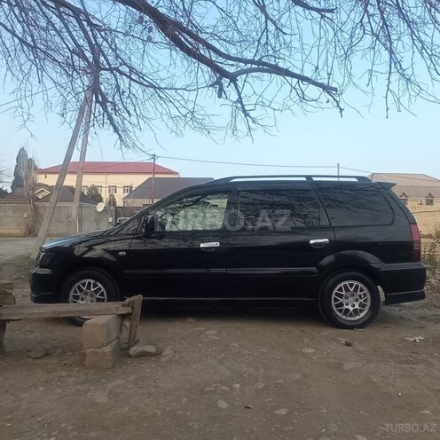 Mitsubishi Grandis 2002, 290,000 km - 2.4 l - Gəncə