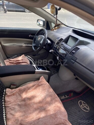 Toyota Prius-3