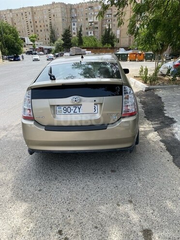 Toyota Prius-5