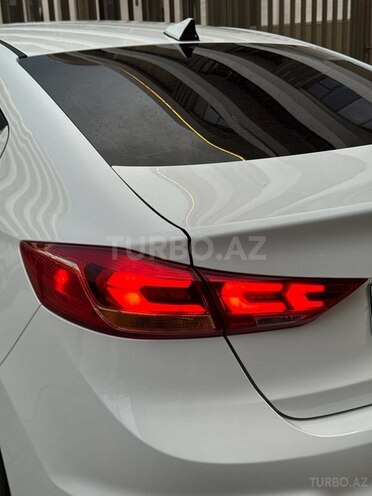 Hyundai Elantra 2017, 95,000 km - 1.6 л - Bakı