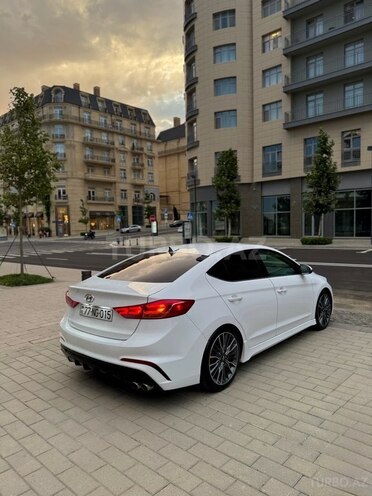 Hyundai Elantra 2017, 95,000 km - 1.6 л - Bakı