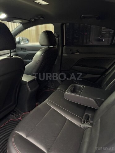 Hyundai Elantra 2017, 95,000 km - 1.6 л - Bakı