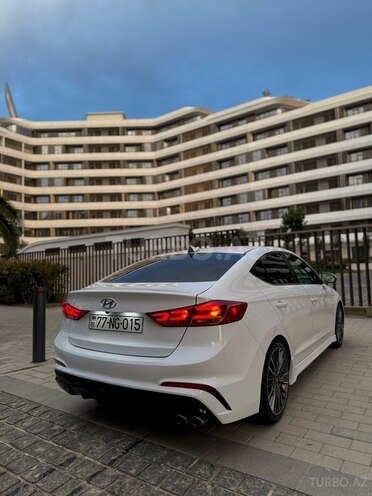 Hyundai Elantra 2017, 95,000 km - 1.6 л - Bakı