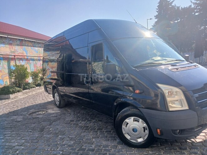 Ford Transit-4