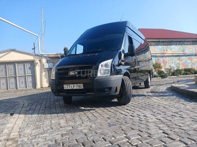 Ford Transit-3