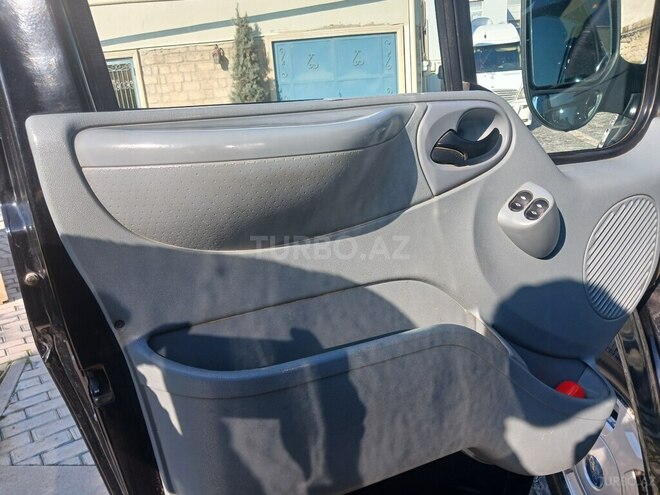 Ford Transit-5