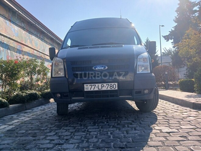 Ford Transit-12
